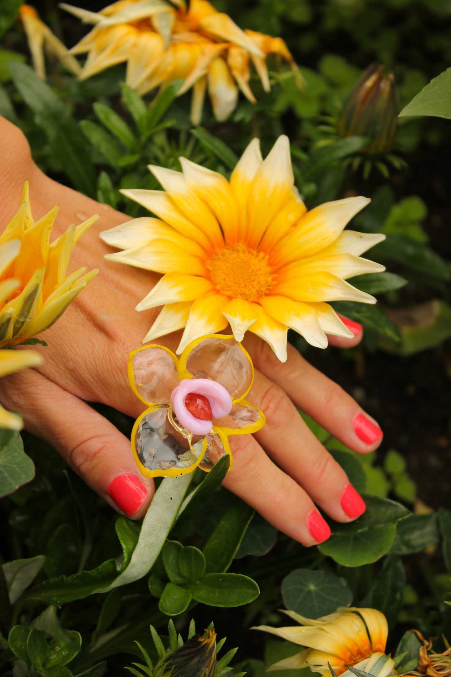 ODD LEMON x VIVIAN ALARCÓN Glas Ring - Fire Orchid